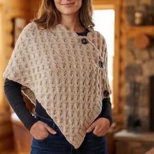 NWT Women Knit Poncho Wrap Shawl Beige Wool Blend OS Made in Italy Cottagecore